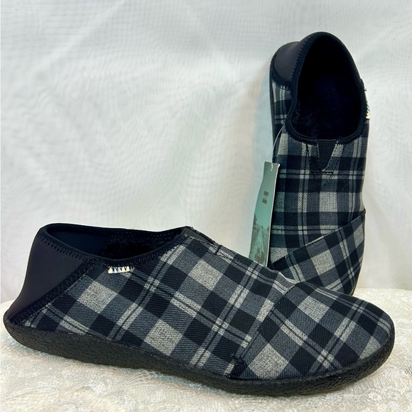 NWT Toms Mens Rodeo Slippers Black Plaid Rubber Sole Size 10 - Picture 1 of 13
